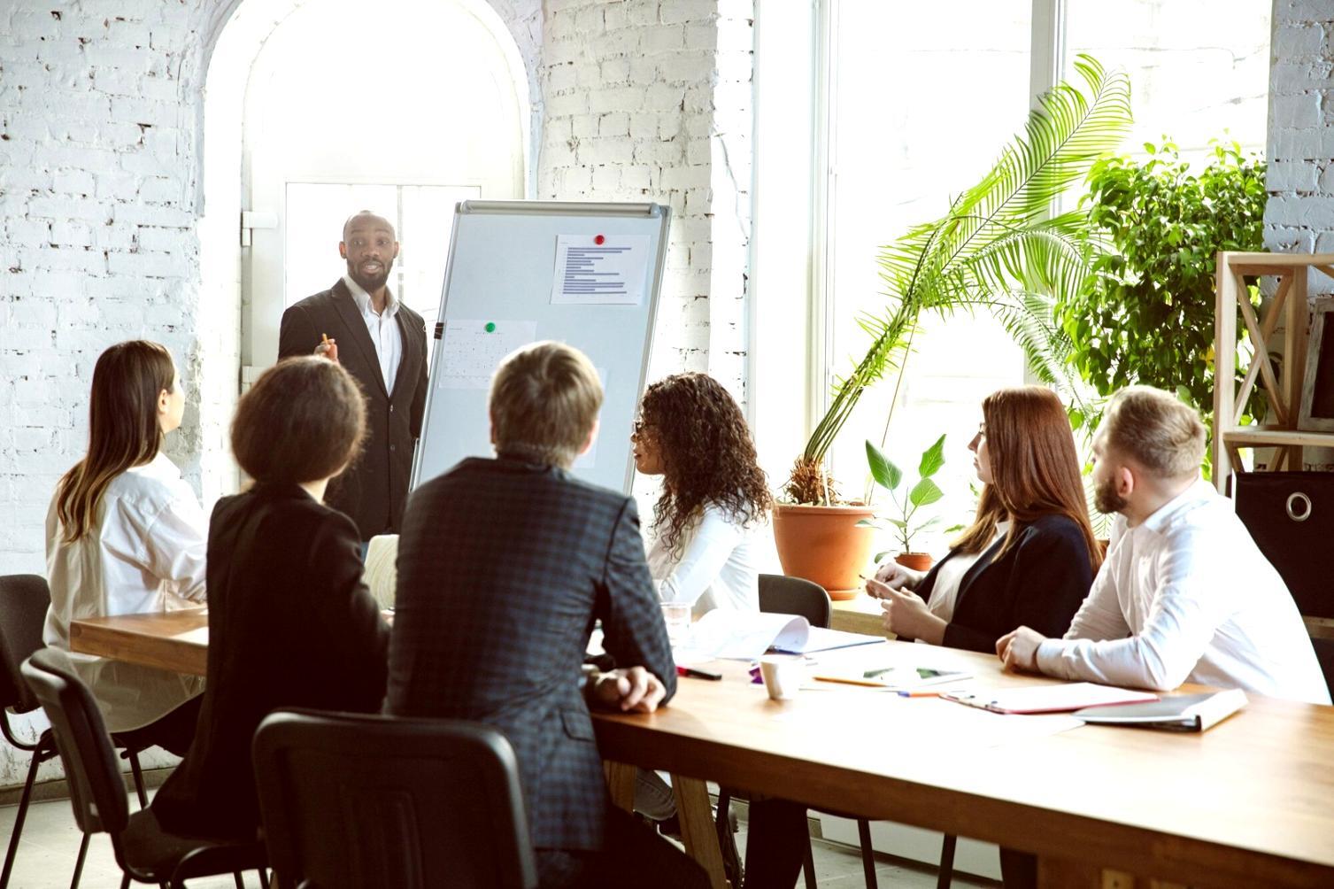 Financial growth tracking and business performance analysis tools